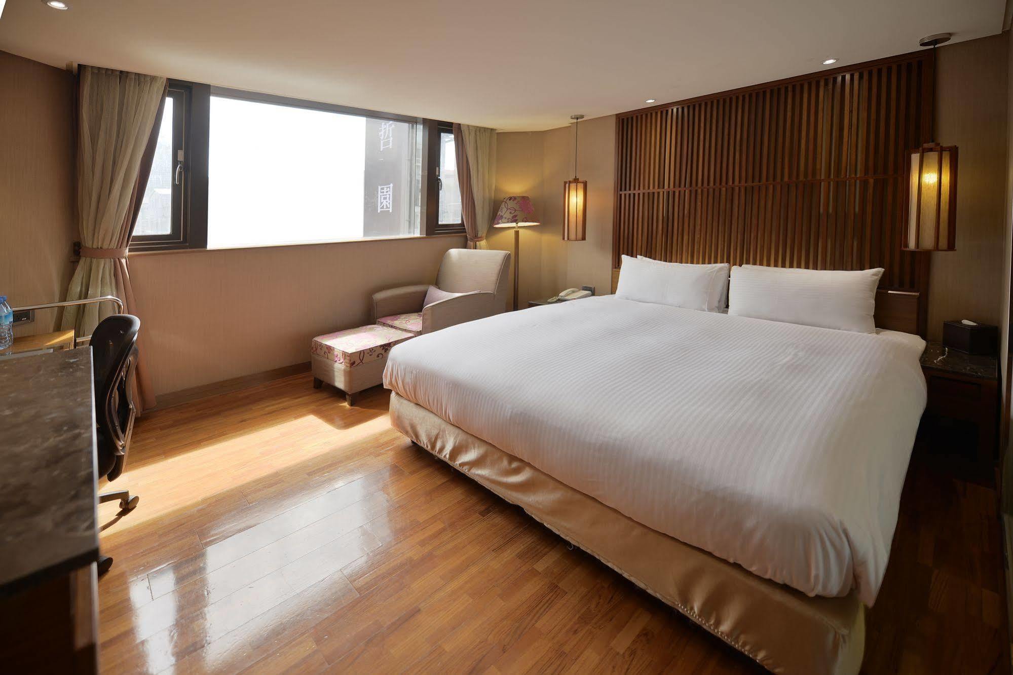 Guide Hotel Taipei Bade Экстерьер фото