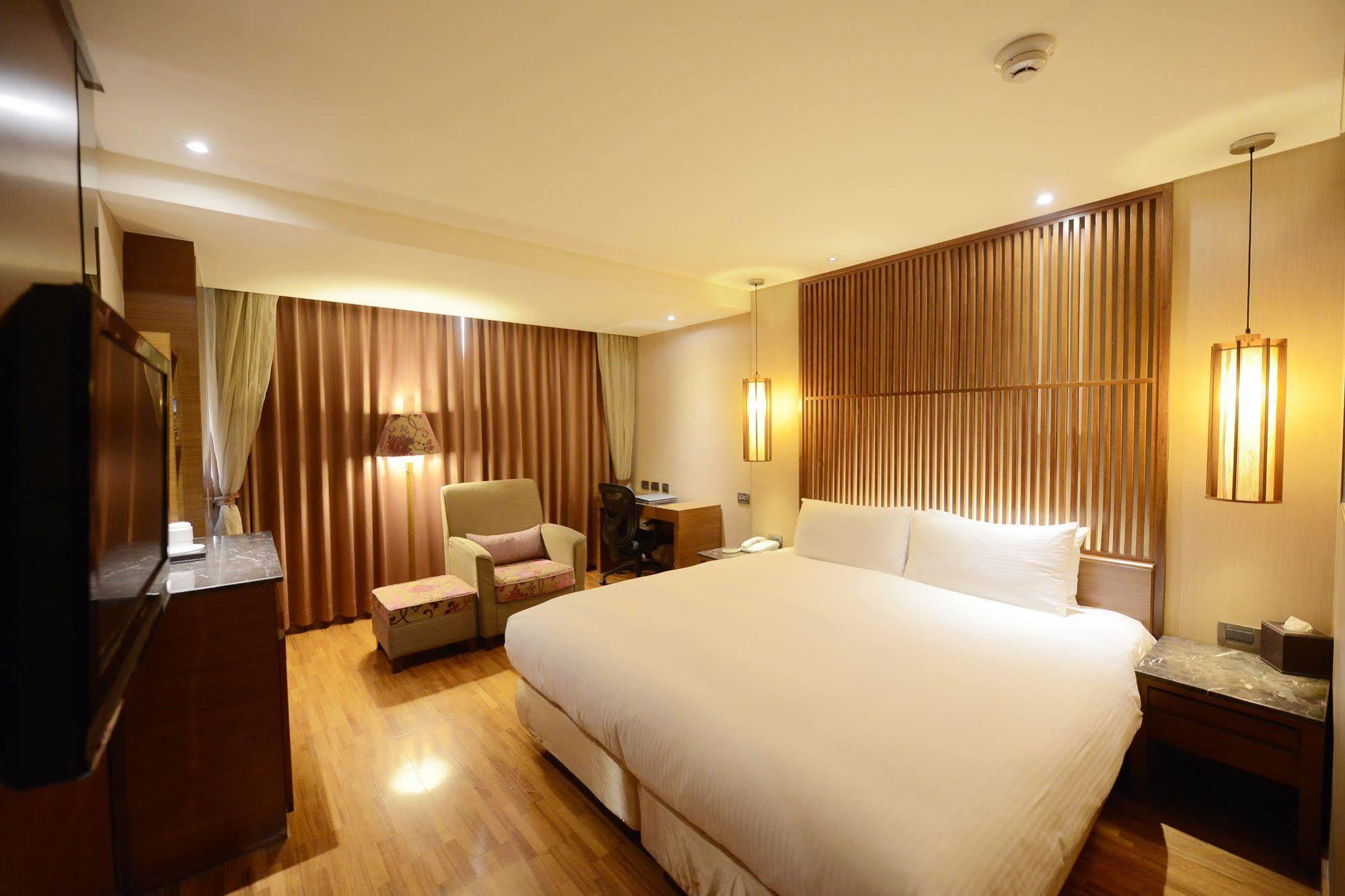 Guide Hotel Taipei Bade Экстерьер фото